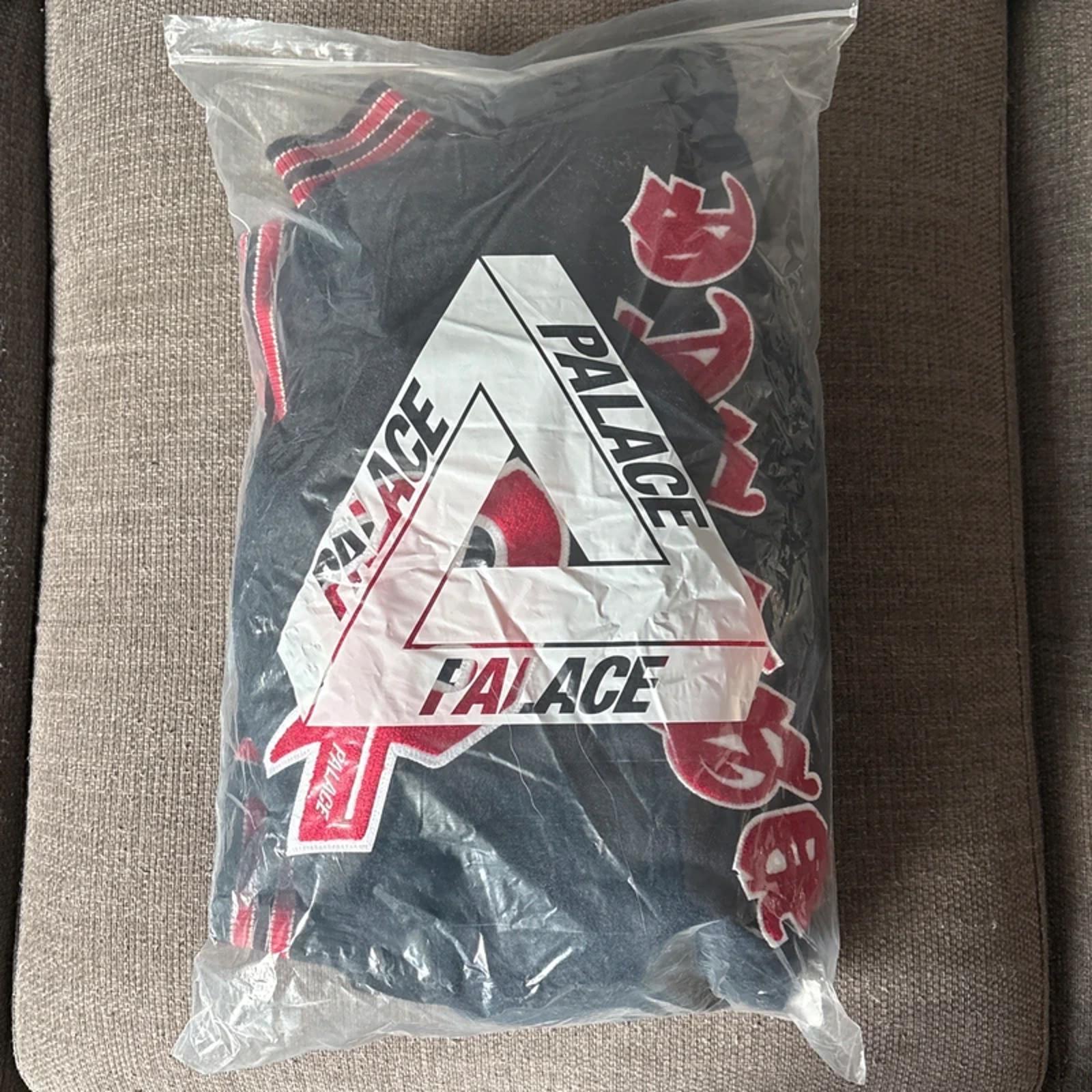 Palace navy FW24 hooded Varsity Jacket Size L 2024 Navy Brand New 100% authentic