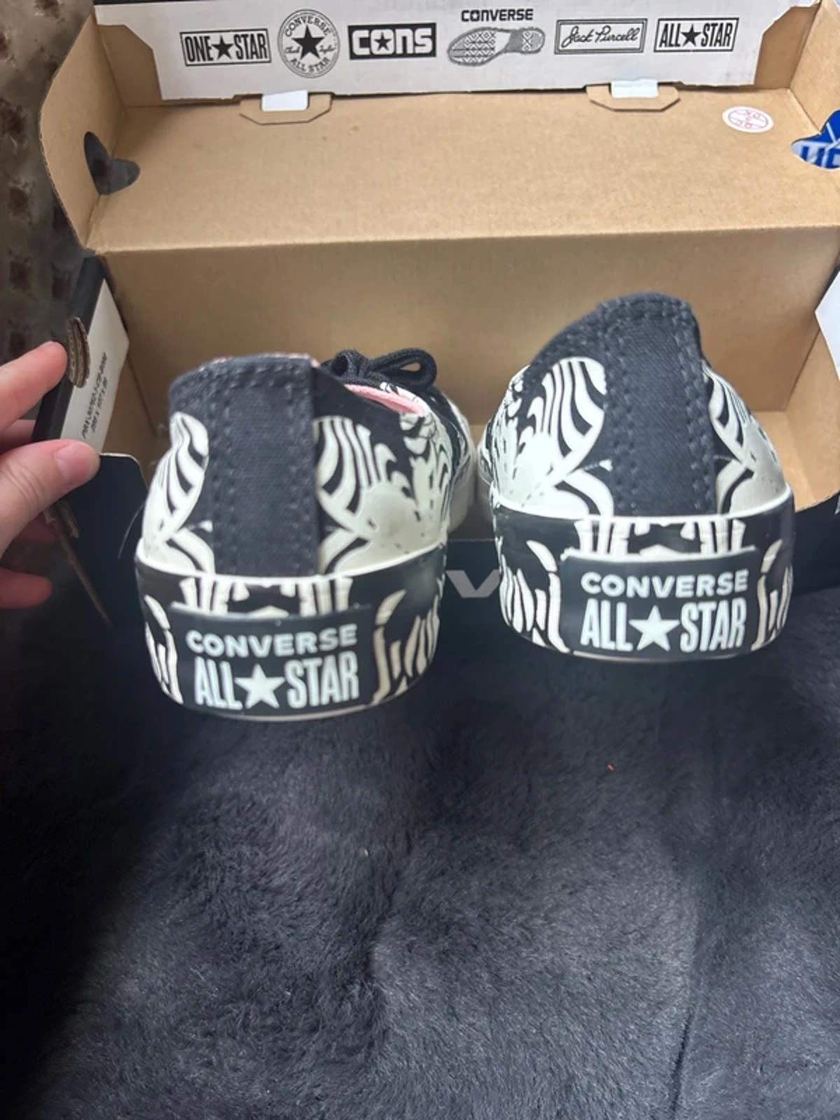 Women’s Converse Chuck Taylor All Star Black & White Pop Desert Floral Size UK4