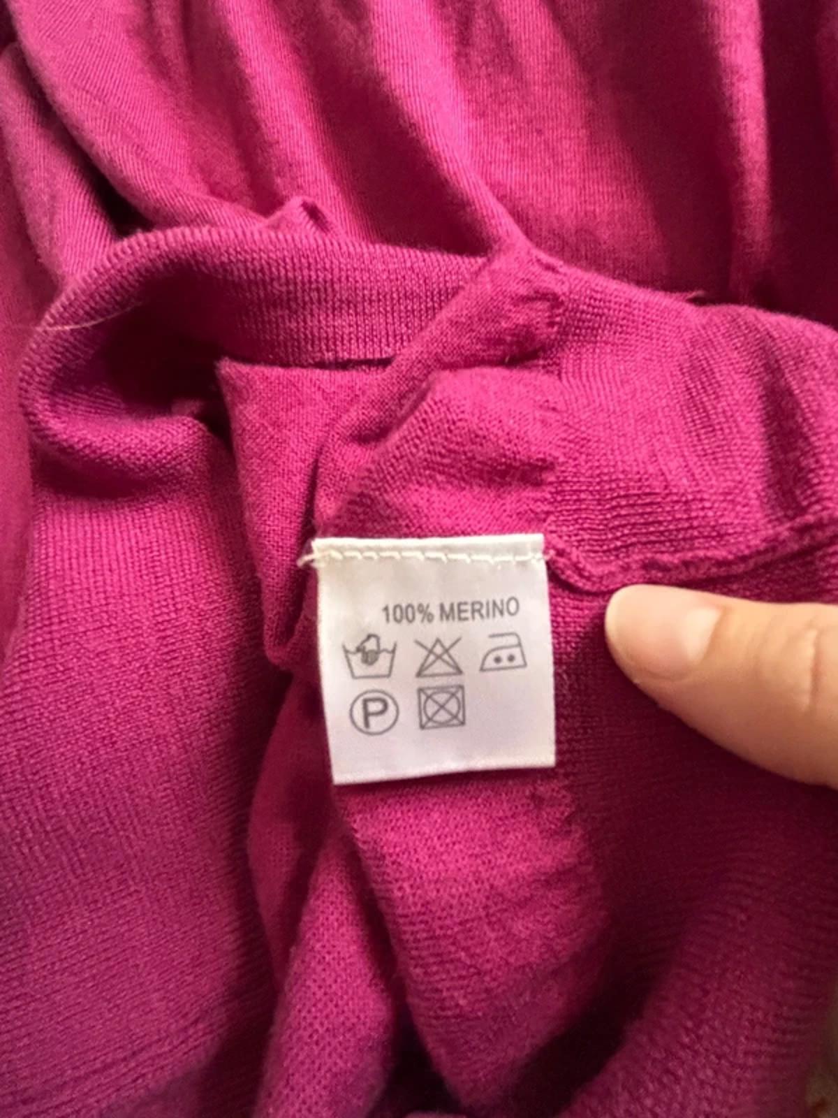 Richard James 100% Marino V Neck Jumper - Size Large