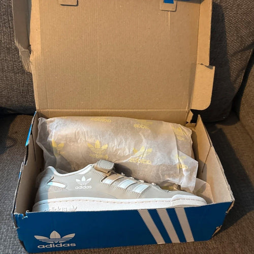 adidas size 7.5 UK forum low trainers sneakers beige off grey 90’s basketball OG