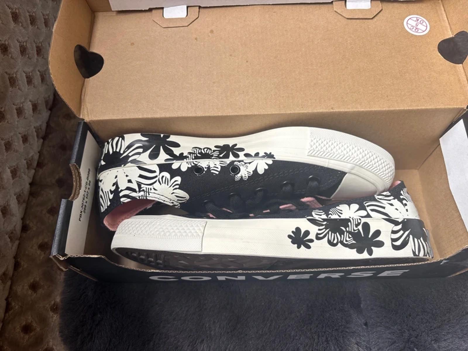 Women’s Converse Chuck Taylor All Star Black & White Pop Desert Floral Size UK4
