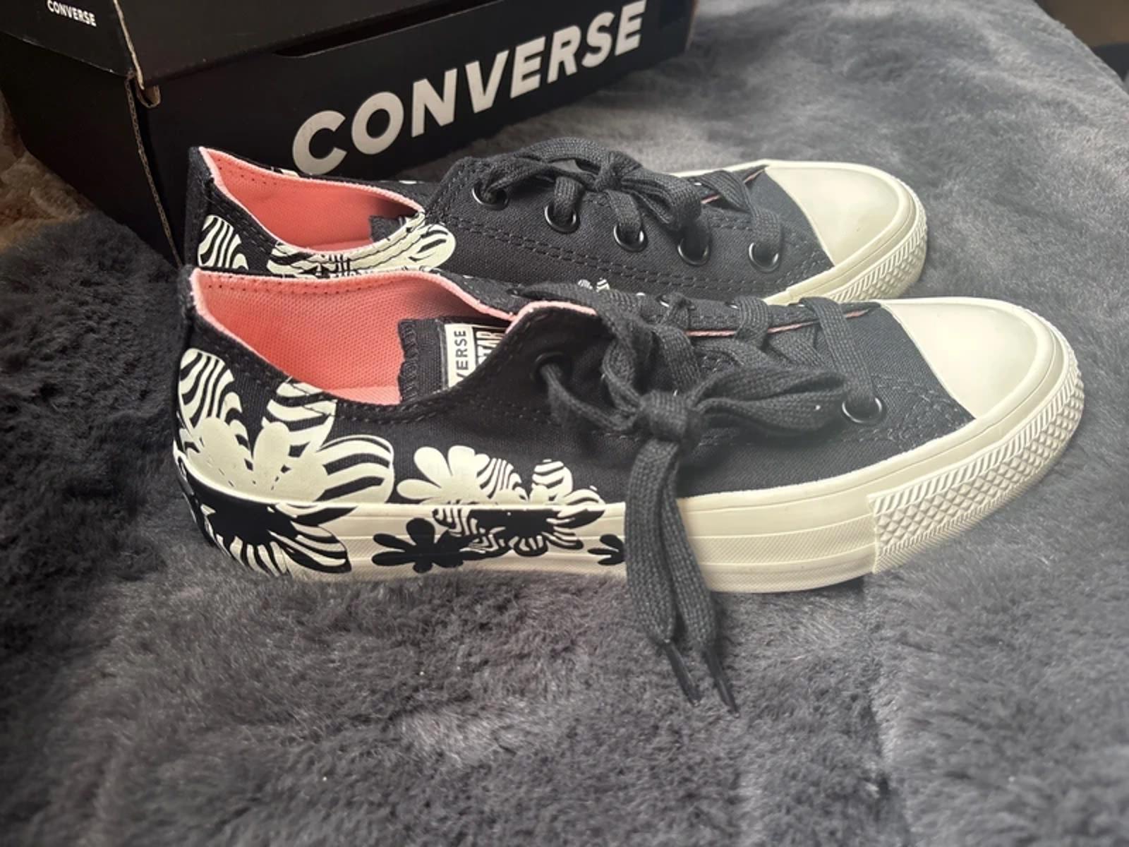 Women’s Converse Chuck Taylor All Star Black & White Pop Desert Floral Size UK4