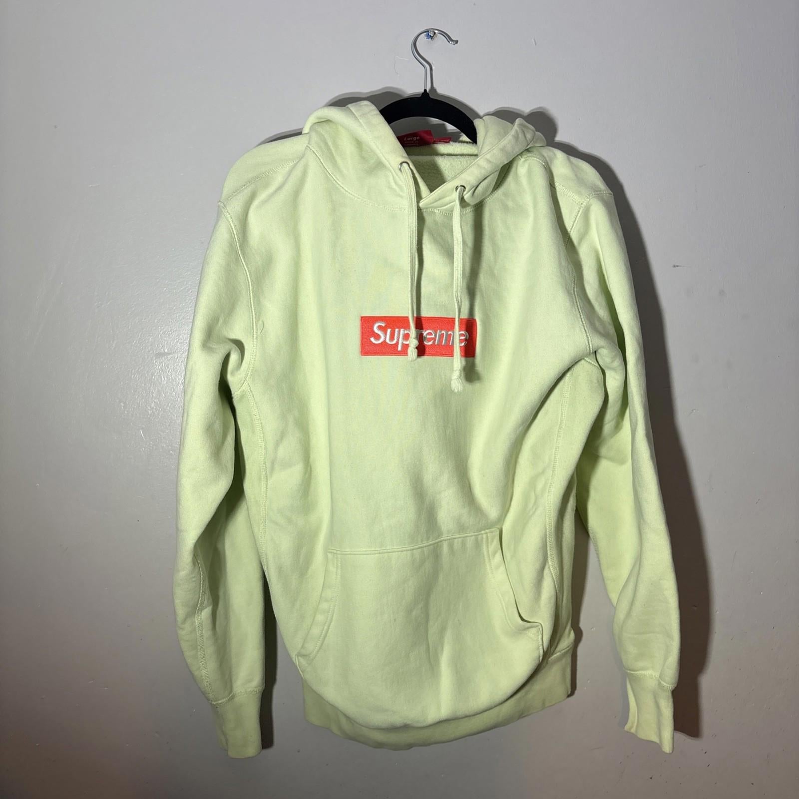 Supreme Box Logo Hooded Sweatshirt Pale Lime Size large L (FW17) VGC hoodie top