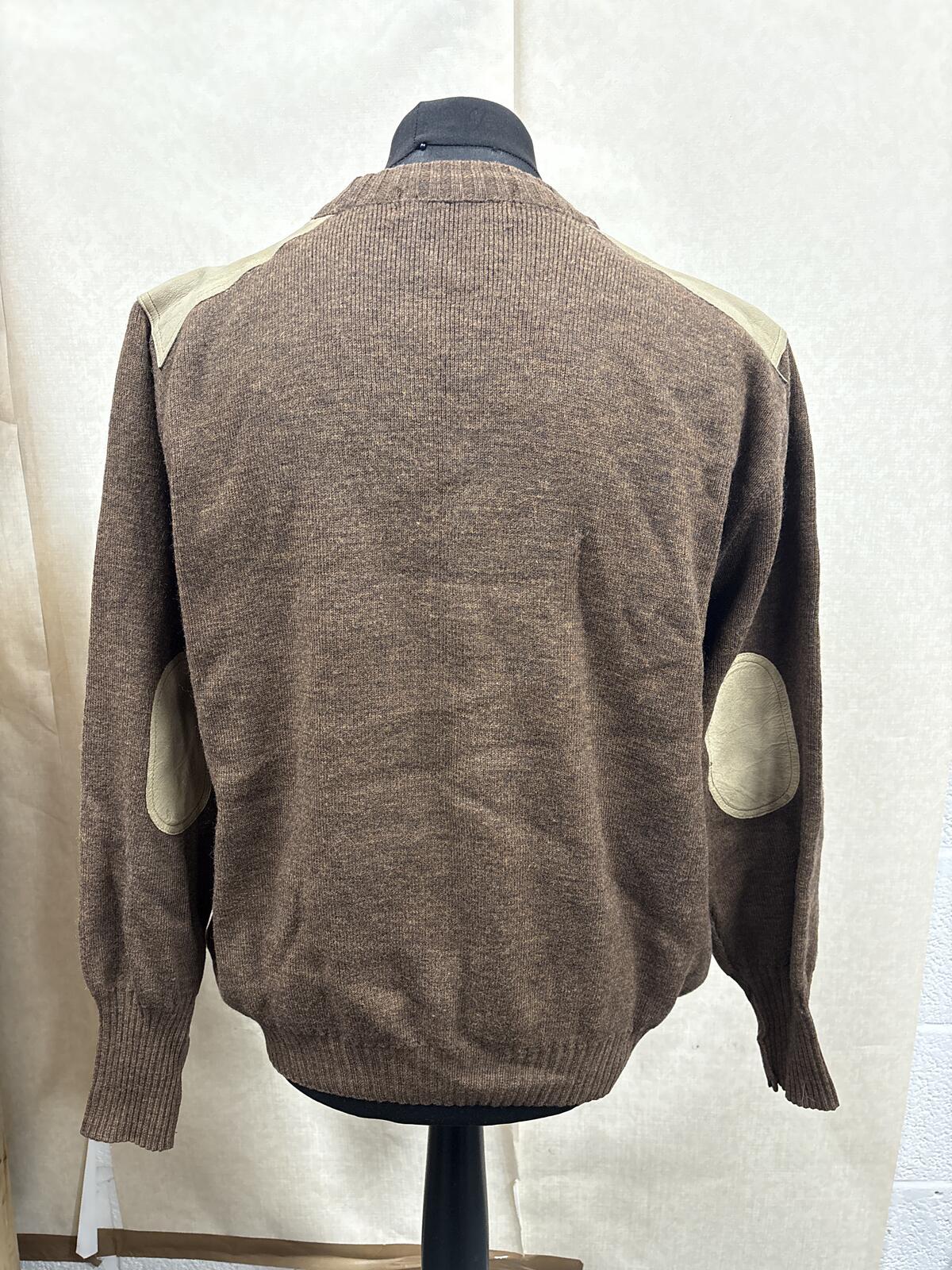 Burberrys Brown 100% new Wool Sweater with Suede Shoulder & elbow Patches